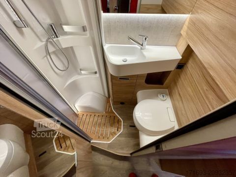 Polointegrovaný obytný vůz Hymer/Eriba Exsis-t 580 Pure Automatik  XXL Bett