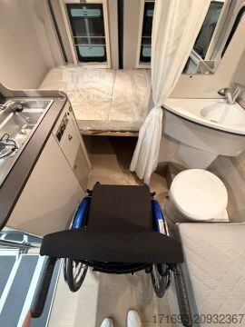 Kamper Bürstner Lineo C 550 barrierefrei mit Kassettenlift