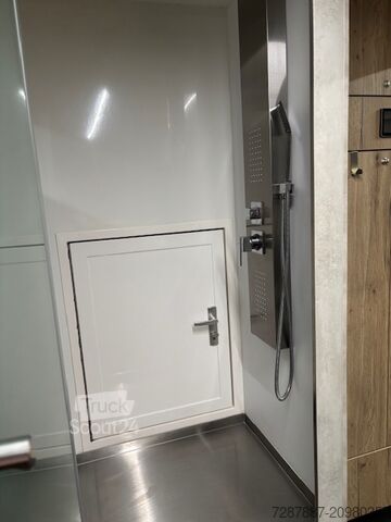 Camper truck Mercedes Benz 917 AF 4x4