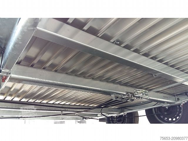 превозвач на добитък Other Cheval Liberte Gold First Sattelkammer Aluboden 100km/H Fahrwerk verfügbar