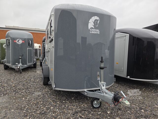 ремарке за добитък Cheval Liberté Maxi 2 Horse Trailer 2600kg