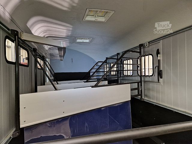 At taşıma römorku Cheval Liberté Maxi 4 3500kg Pullman verfügbar