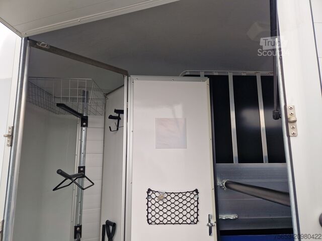 Araba römorku Cheval Liberté Touring Country SK Frontausstieg 2025