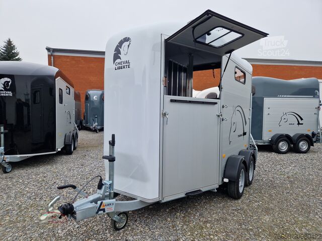 Araba römorku Cheval Liberté Touring Country SK Frontausstieg 2025