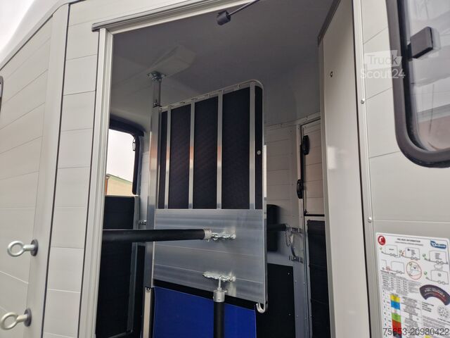 Araba römorku Cheval Liberté Touring Country SK Frontausstieg 2025