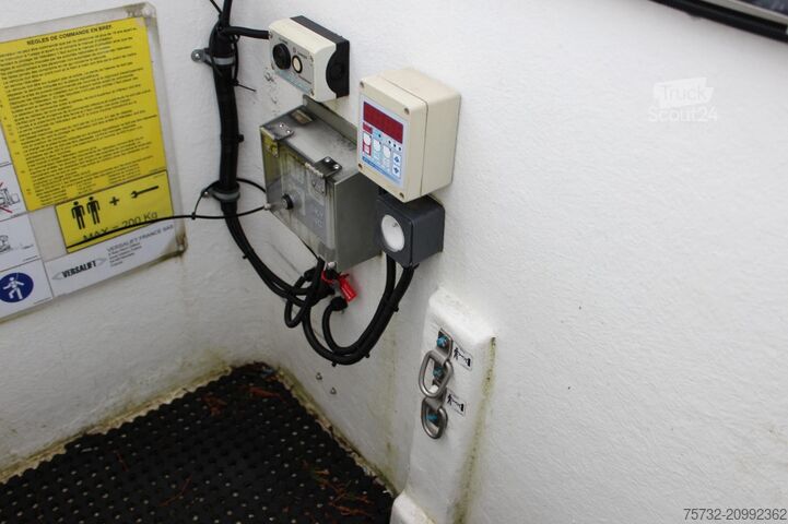 Vrachtwagenhoogwerker Iveco Daily  35-140 Bühne Versalift 13m 2 Personen Korb 200kg