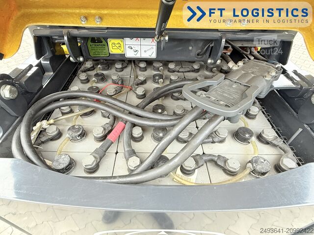 Smalle gangpad heftruck Combilift AISLE MASTER 15E TRIPLEX 5250 FREE-LIFT