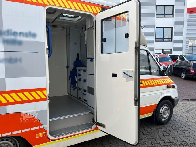 Bestelwagen Mercedes-Benz Sprinter 313 CDI 4x2 Sprinter 313 CDI 4x2, Rettungswagen