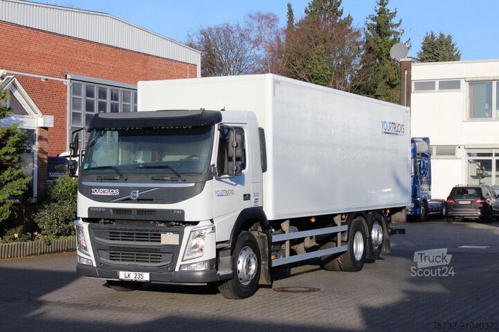 Vrachtwagen met bakwagen Volvo FM 330 E6  Koffer 7,8m Klima LBW Liftachse