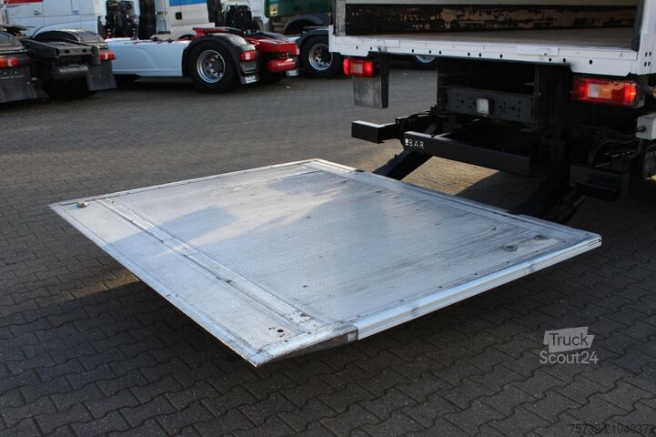 Vrachtwagen met bakwagen Volvo FM 330 E6  Koffer 7,8m Klima LBW Liftachse