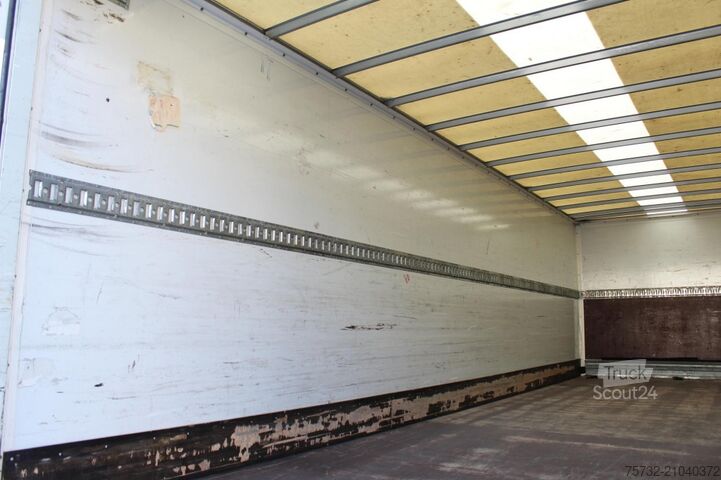 Vrachtwagen met bakwagen Volvo FM 330 E6  Koffer 7,8m Klima LBW Liftachse