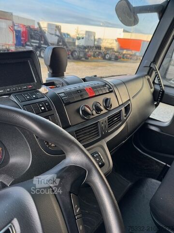 Camion frigorifique Iveco 140 E 28 Tief Kühl Thermoking 7,8 m LBW