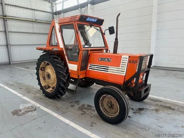 Tracteur Fiat 680 8