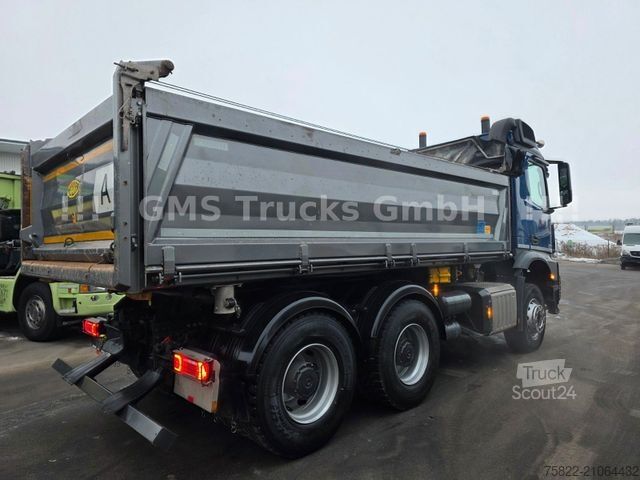 Camion ribaltabile trilaterale MERCEDES-BENZ Arocs 2653 / 6X4 / Meiller BORDMATIK / 50mm AHK