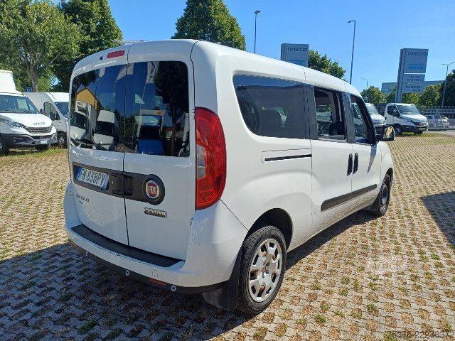 Bestelwagen Fiat DOBLO - 5 posti
