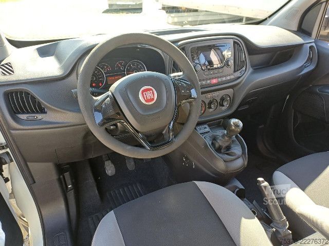 Bestelwagen Fiat DOBLO - 5 posti