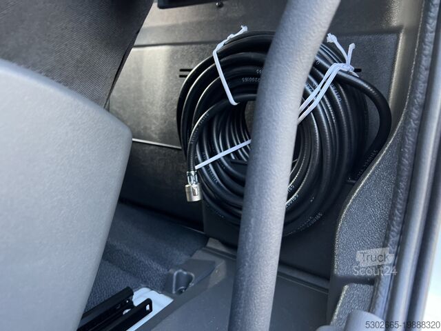 Truck with flatbed & tarpaulin Mercedes-Benz Atego 1524L 4x2 15t 7,3m. Edscha-Verdeck