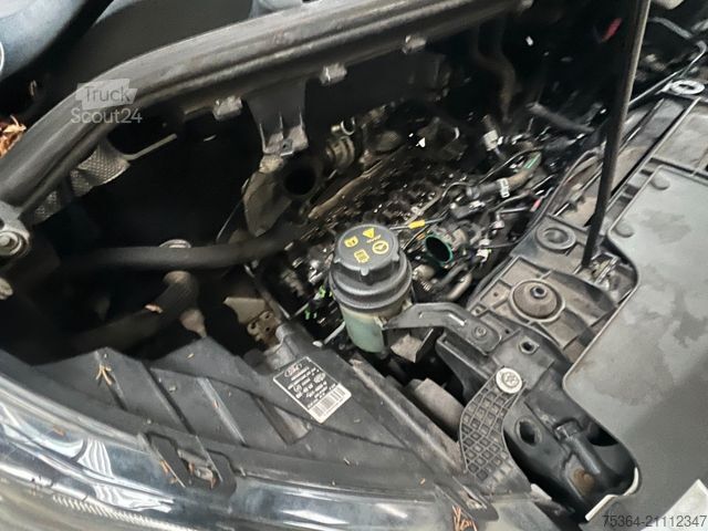 Kleinbus FORD Transit Custom 2.0 TdCi L1H1 9Sitze Motor Defect