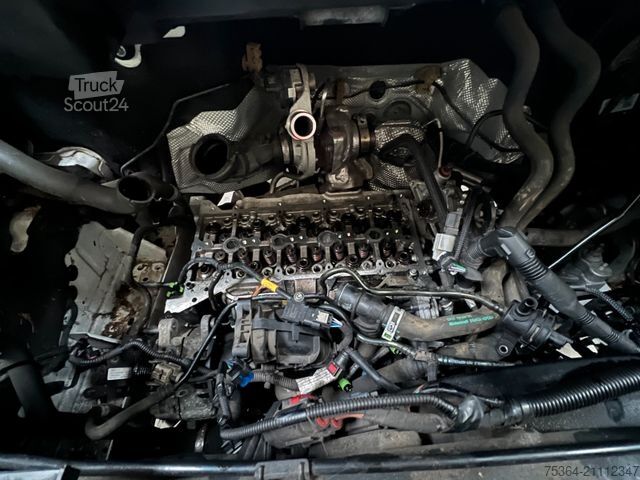 Kleinbus FORD Transit Custom 2.0 TdCi L1H1 9Sitze Motor Defect
