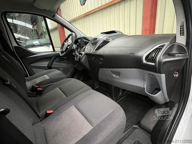 Kleinbus FORD Transit Custom 2.0 TdCi L1H1 9Sitze Motor Defect