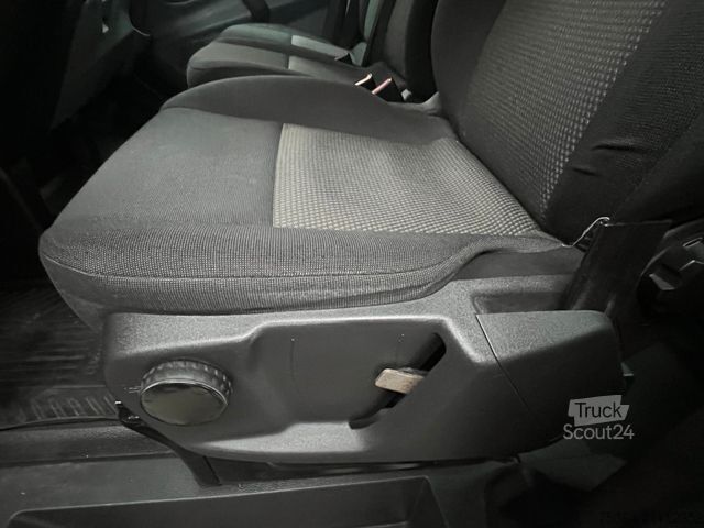 Kleinbus FORD Transit Custom 2.0 TdCi L1H1 9Sitze Motor Defect