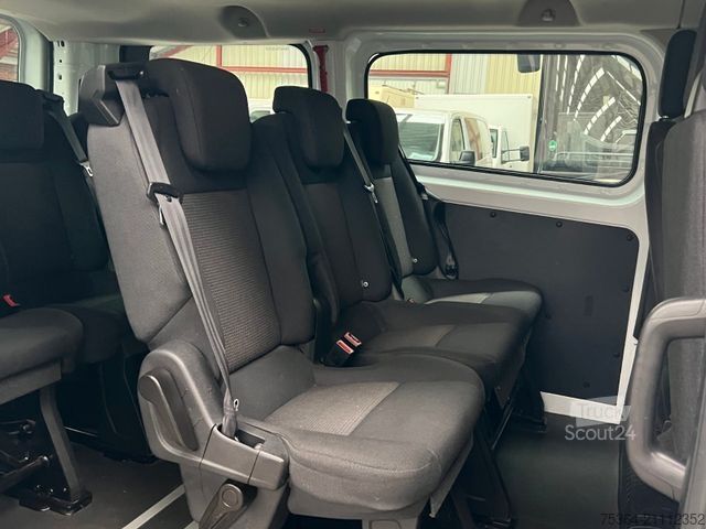 Kleinbus FORD Transit Custom 2.0 TdCi L1H1 9Sitze Motor Defect