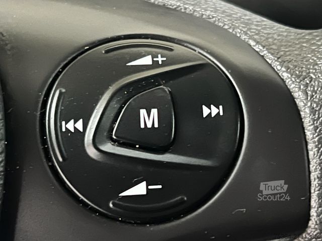 Kleinbus FORD Transit Custom 2.0 TdCi L1H1 9Sitze Motor Defect