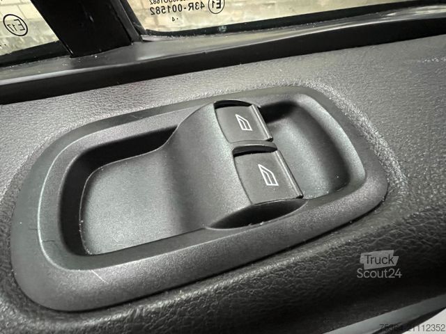 Kleinbus FORD Transit Custom 2.0 TdCi L1H1 9Sitze Motor Defect