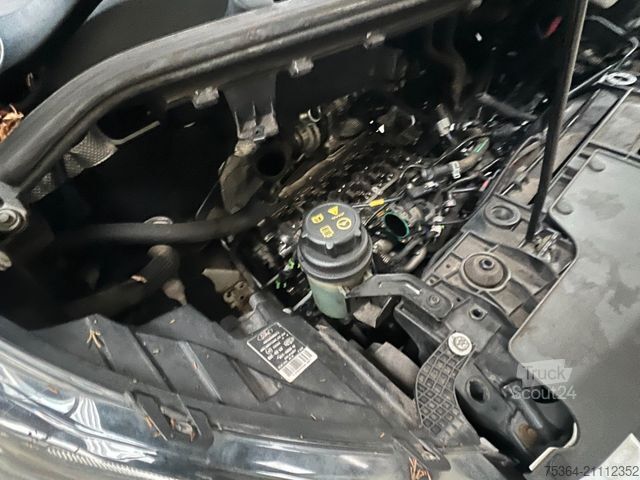 Kleinbus FORD Transit Custom 2.0 TdCi L1H1 9Sitze Motor Defect