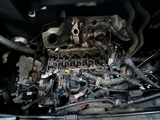 Kleinbus FORD Transit Custom 2.0 TdCi L1H1 9Sitze Motor Defect