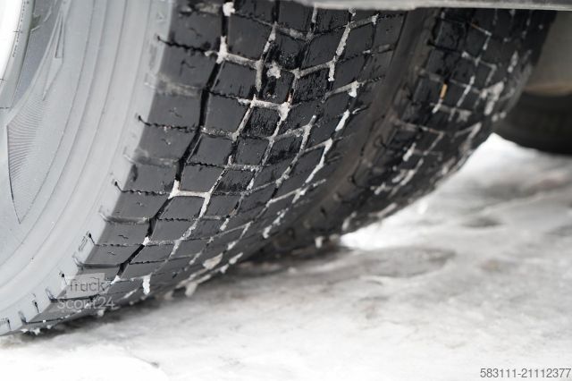 Standardowy ciągnik siodłowy DAF XF 530 / RETARDER / I-PARK COOL