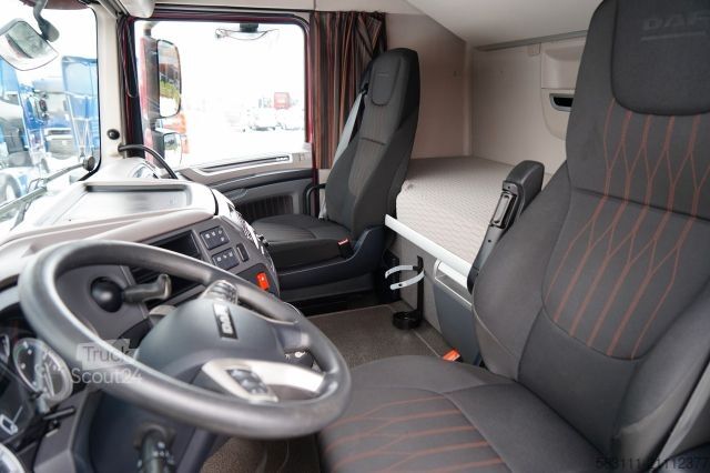 Standardowy ciągnik siodłowy DAF XF 530 / RETARDER / I-PARK COOL