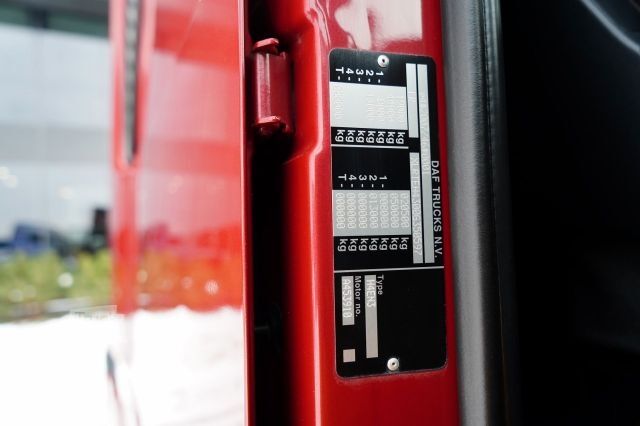 Standardowy ciągnik siodłowy DAF XF 530 / RETARDER / I-PARK COOL