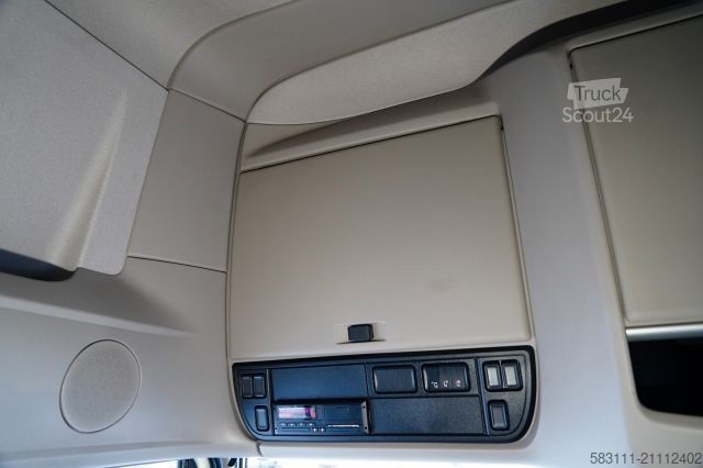 Standardowy ciągnik siodłowy DAF XF 480 / SUPER SPACE CAB / 2021