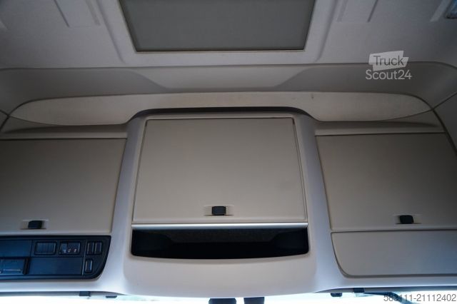 Standardowy ciągnik siodłowy DAF XF 480 / SUPER SPACE CAB / 2021