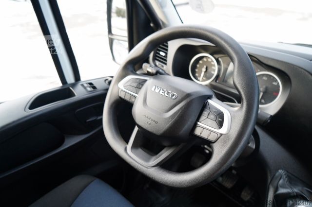 Furgoneta frigorífica IVECO DAILY 35-160 / KONTENER 4,3 M / WINDA-750kg / BL