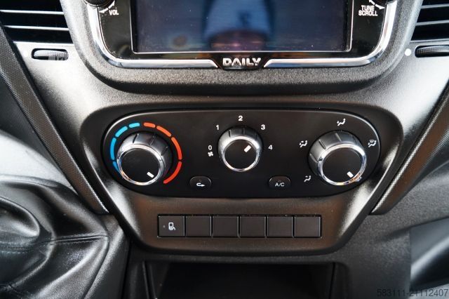 Furgoneta frigorífica IVECO DAILY 35-160 / KONTENER 4,3 M / WINDA-750kg / BL