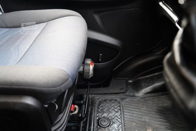 Furgoneta frigorífica IVECO DAILY 35-160 / KONTENER 4,3 M / WINDA-750kg / BL