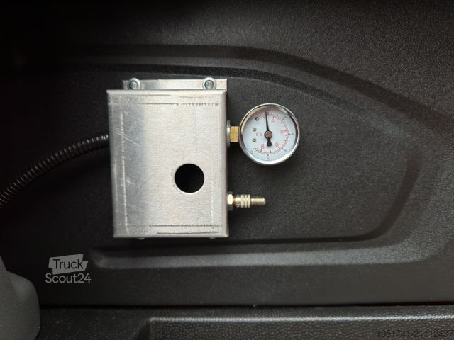 Vrachtwagen met bakwagen FORD Transit Koffer LBW Tür Klima 4,48mx2,30mx2,14m