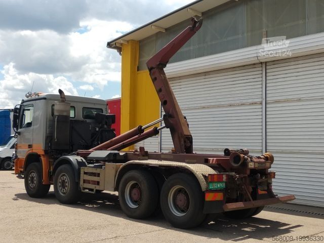 Kanca kasalı yük kamyonu (roll-off) MERCEDES-BENZ ACTROS 3246, 8x4, Abrollkipper