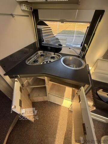 ημιενσωματωμένο αυτοκινούμενο τροχόσπιτο Chausson 747 GA Titanium