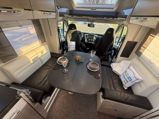 ημιενσωματωμένο αυτοκινούμενο τροχόσπιτο Chausson 747 GA Titanium