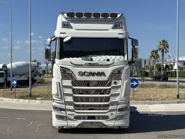 Standard nyergesvontató SCANIA 770S