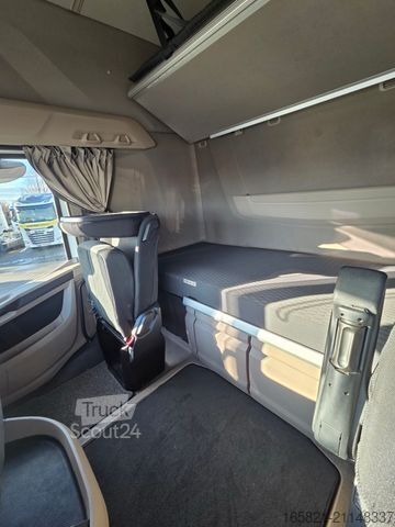 Volumen SZM DAF XG 480 Lowliner