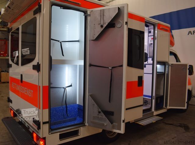 Camion de pompiers MERCEDES-BENZ Sprinter Rettungswagen