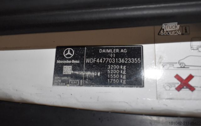 Camion de pompiers MERCEDES-BENZ Vito 4x4 Notarzt Einsatzfahrzeug NEF