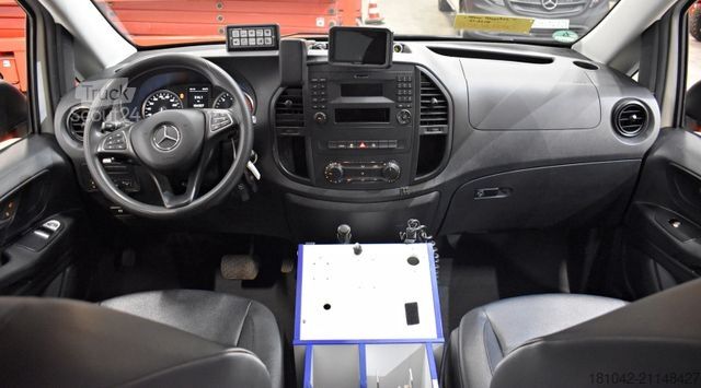 Camion de pompiers MERCEDES-BENZ Vito 4x4 Notarzt Einsatzfahrzeug NEF