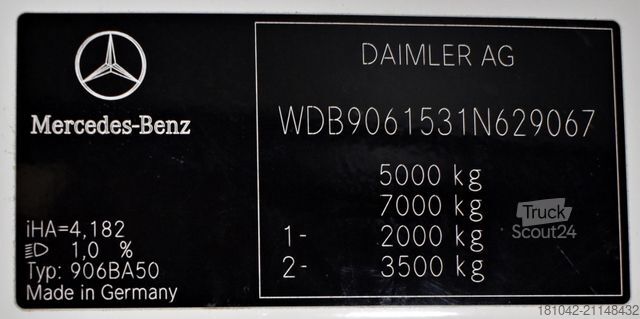 Camion de pompiers MERCEDES-BENZ MC 519 CDI RTW Rettungswagen