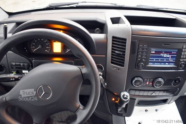 Camion de pompiers MERCEDES-BENZ Mercedes Benz Sprinter RTW Rettungswagen