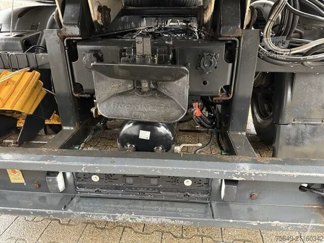 Speciallastbil MAN TGA 26.360 6x2-4 BL TGA 26.360 6x2-4 BL, Kroll Saug- und Druckaufbau, ca. 14m³